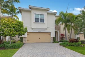 4233 Large Leaf Ln, Hollywood