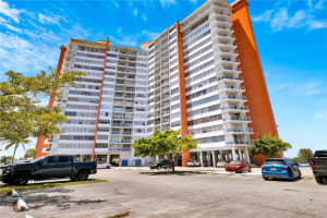 1351 Ne Miami Gardens Dr 722e, Miami
