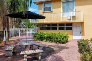 4061 N Dixie Hwy APT 29, Oakland Park, FL 33334, - MLS#A11777581