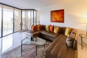 2000 Towerside Ter 805, Miami