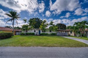 6550 SW 27th St, Miami, FL 33155 - MLS#A11777713