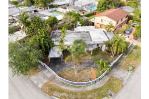 660 E 10th Pl Hialeah, FL 33010 - MLS#A11777755