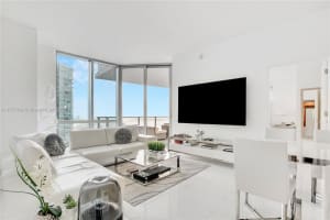 851 Ne 1st Avenue 4207, Miami