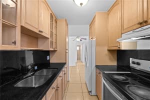 549 Meridian Ave APT 6, Miami Beach, FL 33139, - MLS#A11777896