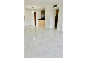 8897 Fontainebleau Blvd APT 307, Miami, FL 33172, Sold 09/29/25