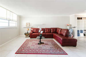 1811 Jefferson St APT 304, Hollywood, FL 33020, - MLS#A11778071