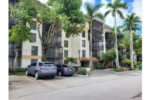 5550 NW 44th St APT 111B, Lauderhill, FL 33319, - MLS#A11778139