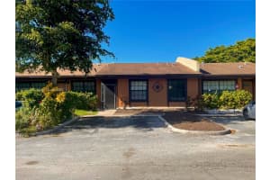 10211 Buttercup Ct 10211 Pembroke Pines, FL 33026 - MLS#A11778217