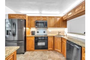 398 Lakeview Dr 205 Weston, FL 33326 - MLS#A11778234