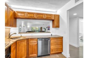 398 Lakeview Dr 205 Weston, FL 33326 - MLS#A11778234