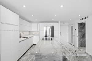 1658 Bay Rd APT 504, Miami Beach, FL 33139, - MLS#A11778273