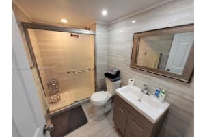 18081 Biscayne Blvd 1102, Aventura