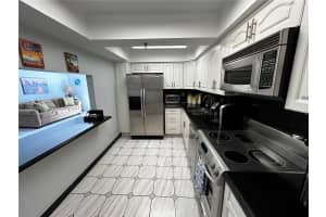 2401 Collins Ave 1403 Miami Beach, FL 33140 - MLS#A11778366