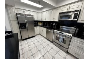 2401 Collins Ave 1403 Miami Beach, FL 33140 - MLS#A11778366