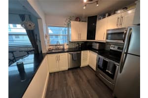 221 Meridian Ave 206, Miami Beach
