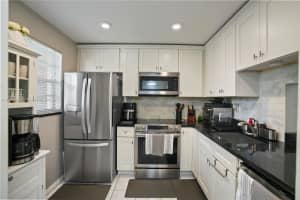 471 N Pine Island Rd APT D405, Plantation, FL 33324, Sold 08/27/25
