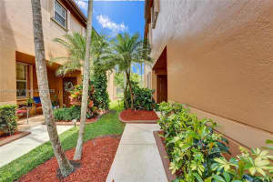 1438 Veracruz Ln, Weston, FL 33327, Sold 06/02/25