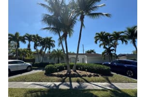 9800 Sw 76th St, Miami