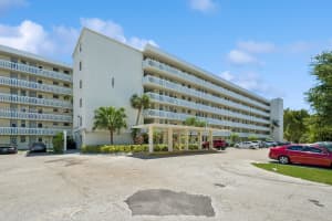 2851 Leonard Dr J610, Aventura