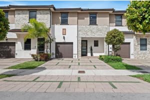 16008 Nw 91st Ct, Miami Lakes
