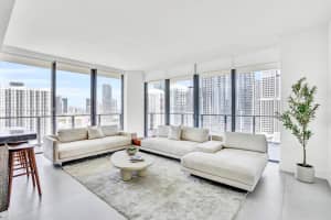 88 Sw 7th Street 2411, Miami