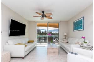 201 Golden Isles Dr APT 301, Hallandale Beach, FL 33009, - MLS#A11778604