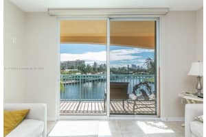 201 Golden Isles Dr APT 301, Hallandale Beach, FL 33009, - MLS#A11778604