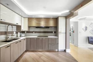 6061 Collins Ave APT 8F, Miami Beach, FL 33140, - MLS#A11779127