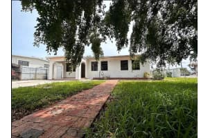 602 E 50th St, Hialeah