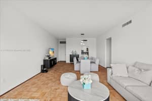 9341 E Bay Harbor PH B, Bay Harbor Islands, FL 33154 - MLS#A11779433