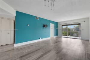 4200 Crystal Lake Dr APT 303, Pompano Beach, FL 33064, - MLS#A11779454