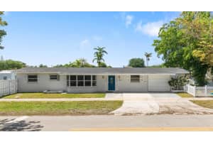 820 W Chaminade Dr, Hollywood