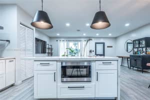30 Nw 152nd St, Miami