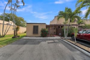 1341 E Golfview Dr, Pembroke Pines, FL 33026, Sold 08/15/25
