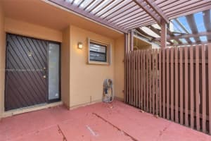 1341 E Golfview Dr, Pembroke Pines, FL 33026, Sold 08/15/25