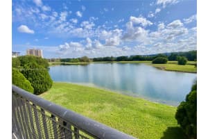 9688 Fontainebleau Blvd, Miami, FL 33172, Sold 07/28/25