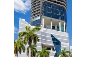 398 Ne 5th St 1906, Miami