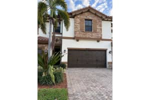 9606 Town Parc Cir N, Parkland, FL 33076, Sold 05/28/25