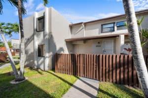 10296 NW 9th St Cir, Miami, FL 33172, Sold 06/06/25