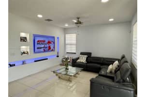 10060 Nw 86th Ter, Doral