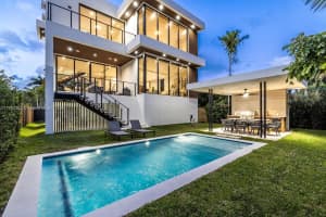 736 Ne 77th St, Miami