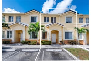 6940 Nw 177th St 103, Hialeah