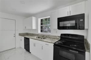 265 Nw 135th St, North Miami