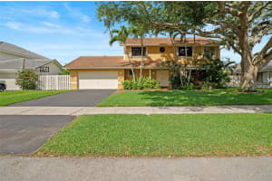 14231 Harpers Ferry St, Davie, FL 33325, Sold 05/30/25