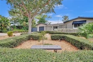2590 Ne 42nd St Fort Lauderdale, FL 33308 - MLS#A11780518