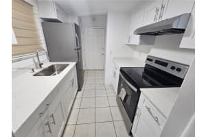 12500 Ne 5th Ave 101, North Miami