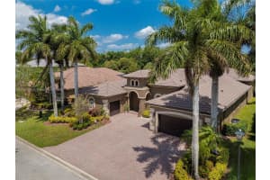 561 E Enclave Cir E, Pembroke Pines