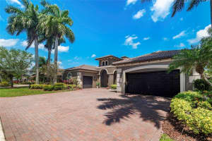 561 Enclave Cir E, Pembroke Pines, FL 33027, - MLS#A11780680