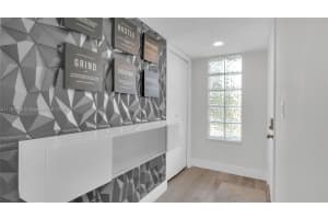 327 Lakeview Dr APT 203, Weston, FL 33326, - MLS#A11781254