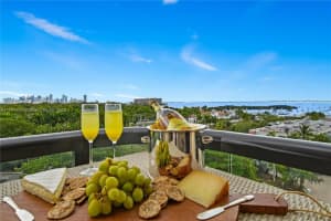 2575 S Bayshore Dr 10b, Miami